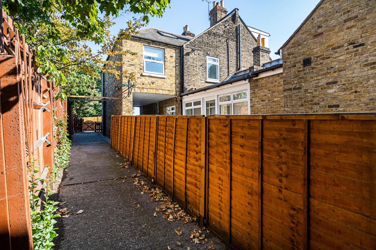 South Woodford 2 Bed En-Suite House Лондон Екстериор снимка