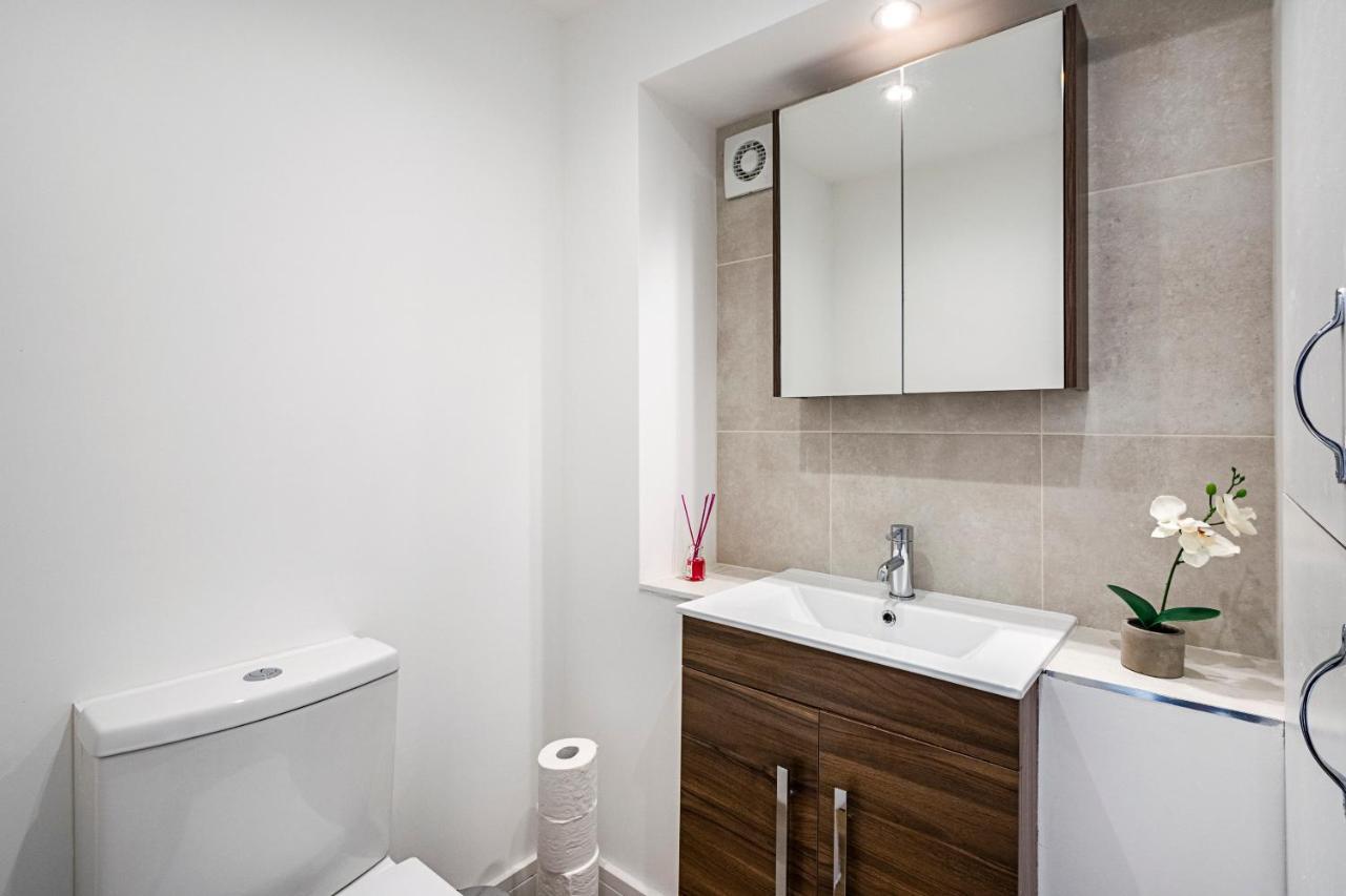 South Woodford 2 Bed En-Suite House Лондон Екстериор снимка
